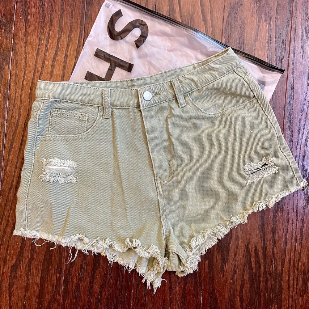Distressed Green Boho Shorts Medium Frayed NWT in package casual vacation - Picture 4 of 10